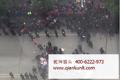 学生遭执法车撞死